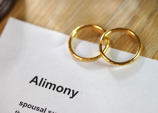 What Qualifies a Spouse for Alimony?